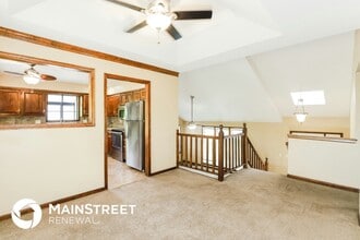 5804 NW Klamm Dr in Kansas City, MO - Foto de edificio - Building Photo