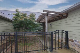 2007 S Dixieland Rd in Rogers, AR - Building Photo