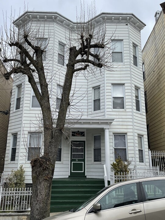 31 Garfield St, Unit 3 in Yonkers, NY - Building Photo