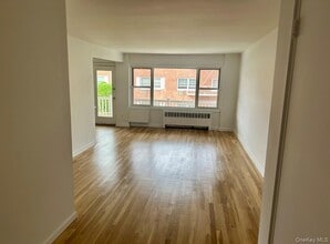 31 Maple Ave in Hastings On Hudson, NY - Building Photo - Building Photo