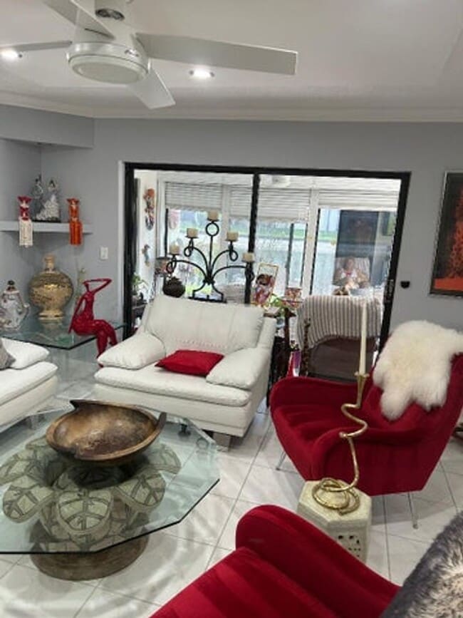 property at 10271 N Circle Lake Dr