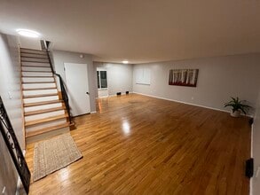 Cypress West Fairlawn Apartments in Fairlawn, OH - Building Photo - Building Photo