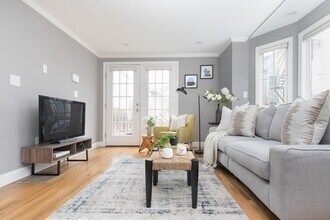 1 Rowen Ct in Boston, MA - Building Photo - Building Photo