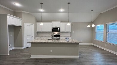 1004 Hardaway Ln in Greenville, TX - Building Photo - Building Photo