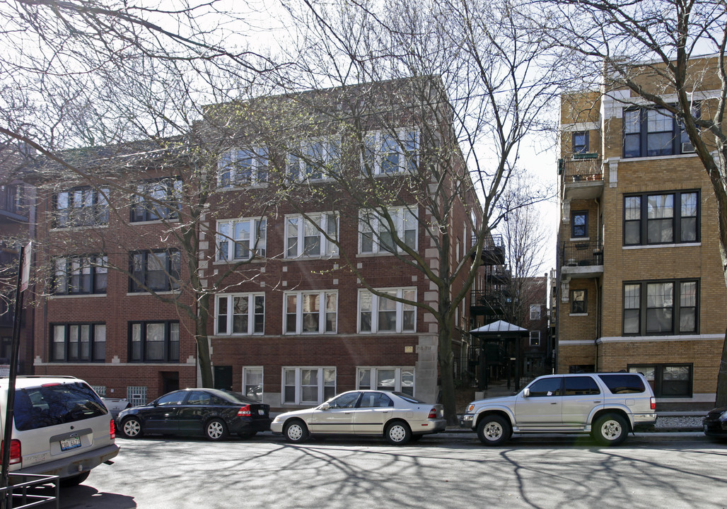 715-717 W Barry in Chicago, IL - Foto de edificio