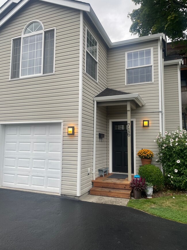 716 N. State St., Unit 716