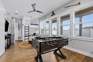 14324 Front Beach Rd in Panama City Beach, FL - Building Photo