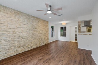 2616 Audubon Pl in Austin, TX - Building Photo - Building Photo