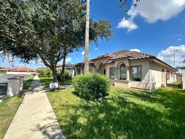 property at 1001 E Balboa Ave