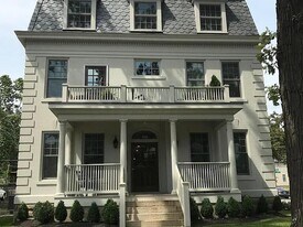 738 Bryden Rd in Columbus, OH - Building Photo