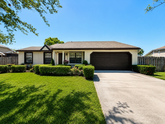 15821 E Wind Cir