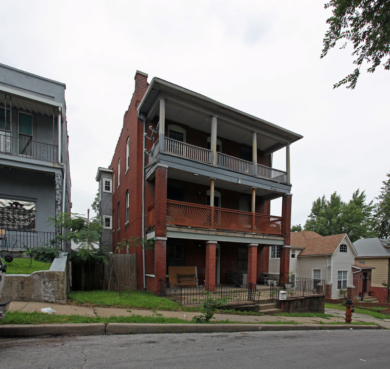 120 Brooklyn Ave in Kansas City, MO - Foto de edificio