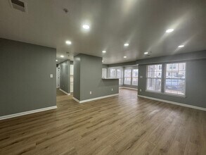 7502 Calderon Ct in Alexandria, VA - Foto de edificio - Building Photo