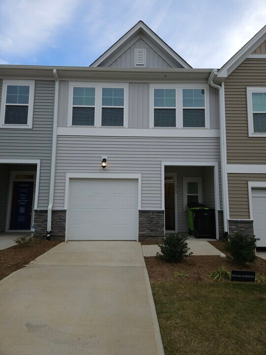 868 Pilot St in Haw River, NC - Building Photo