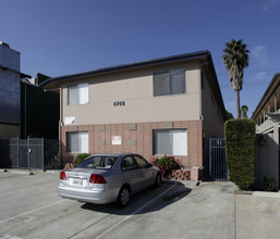 Gorgeous renovated building! Light, bright... in San Diego, CA - Foto de edificio - Building Photo