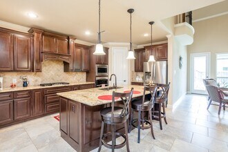 7339 Chatham Green Dr in Sugar Land, TX - Building Photo - Building Photo