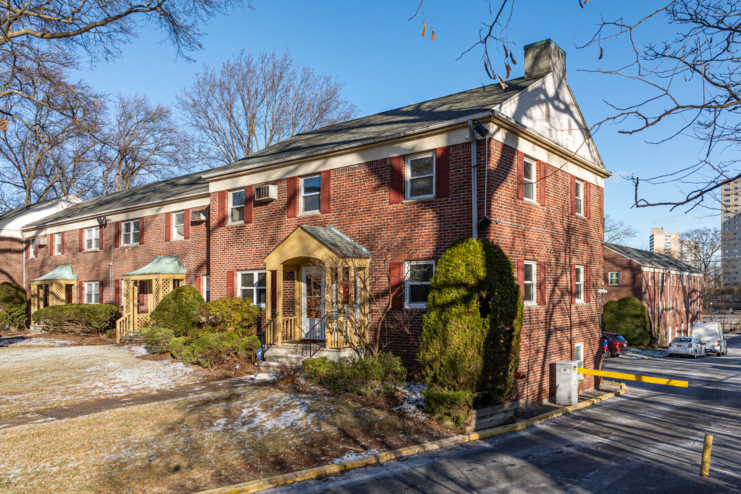 High Park Gardens Cooperative in Newark, NJ - Building Photo