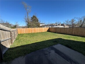 910 NW A St in Bentonville, AR - Building Photo - Building Photo