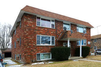 313 Kathleen Dr in Elgin, IL - Building Photo - Building Photo