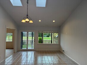 21711 84th Ave W in Edmonds, WA - Foto de edificio - Building Photo