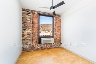 1831 W Michigan St in Duluth, MN - Building Photo - Building Photo