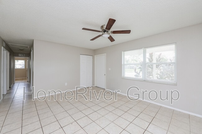8221 Jacaranda Ave in Seminole, FL - Building Photo - Building Photo