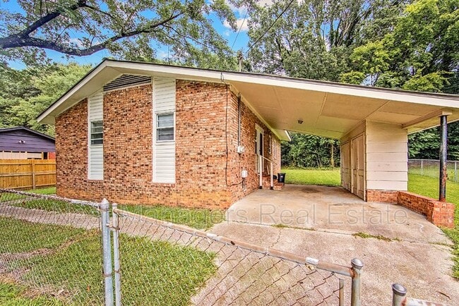 property at 904 Chesterfield Dr