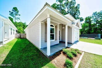 194 Escanaba Ave in Panama City Beach, FL - Building Photo - Building Photo