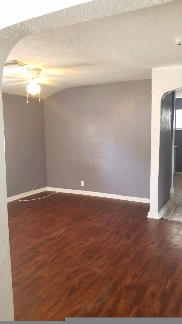 2135 Oakley Ave S in St. Petersburg, FL - Building Photo - Building Photo