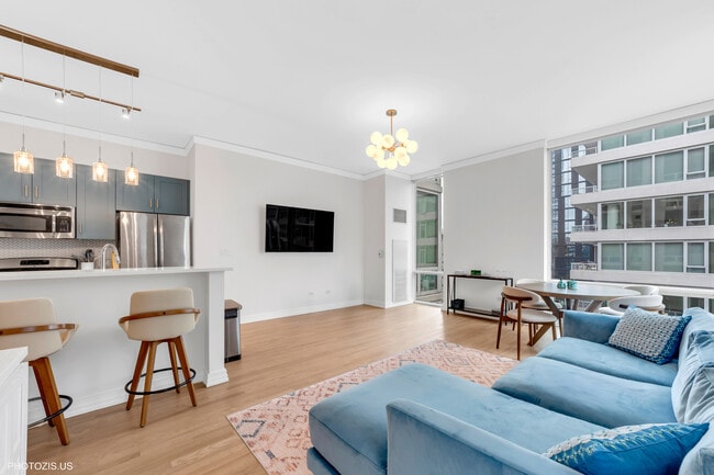 property at 170 W Polk St Unit 1101