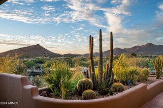 10214 E Old Trail Rd in Scottsdale, AZ - Building Photo - Building Photo