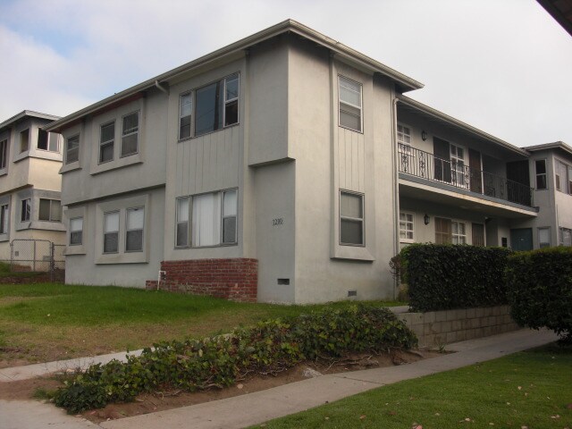 1200 E Imperial Ave in El Segundo, CA - Foto de edificio