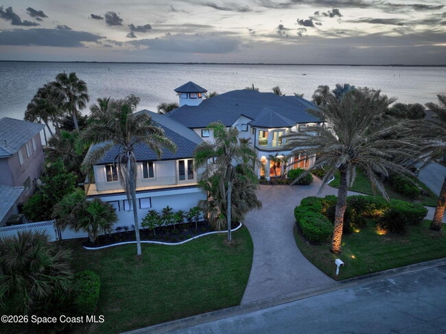 property at 2 River Falls Dr