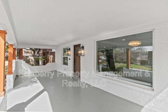 2105 Tremont Ave in Fort Worth, TX - Building Photo - Building Photo