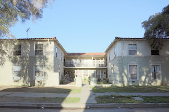 1825 Westmoreland Ave in Los Angeles, CA - Building Photo - Building Photo