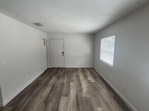 1711 W Carmen St in Tampa, FL - Foto de edificio - Building Photo