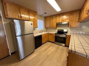 48425 Victoria Ln in Oakhurst, CA - Building Photo - Building Photo