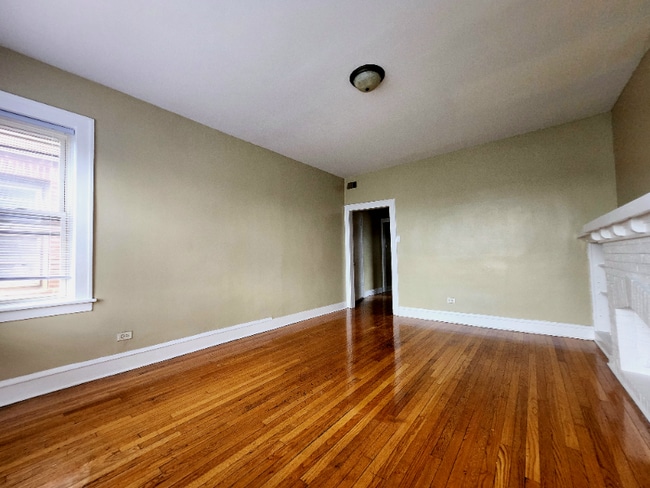 1549 N Waller Ave in Chicago, IL - Building Photo - Building Photo