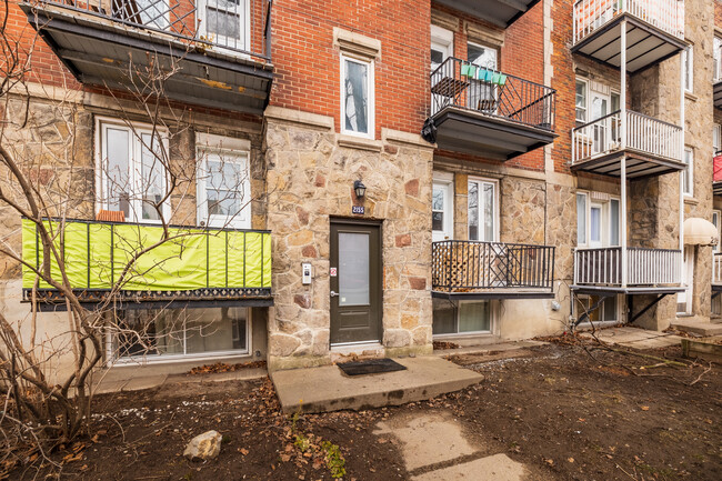 2155 Saint-Joseph Boul E