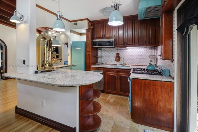 550 Quail Ave in Miami Springs, FL - Building Photo - Building Photo