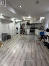 127 Lloyd Sanderson Dr in Brampton, ON - Building Photo - Building Photo