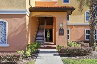5447 Vineland Rd, Unit 1205 in Orlando, FL - Building Photo - Building Photo