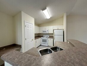 56 Wheatfield Dr in Palm Coast, FL - Building Photo - Building Photo