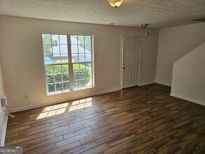 5821 Strathmoor Manor Cir in Lithonia, GA - Building Photo - Building Photo