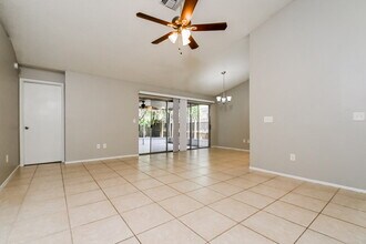 13656 Laraway Dr in Riverview, FL - Building Photo - Building Photo