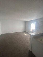 1105 Westwood Ln in Giddings, TX - Building Photo - Building Photo