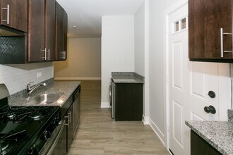 708 W Brompton in Chicago, IL - Building Photo - Building Photo