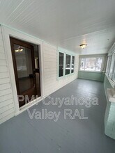 165 Colony Crescent in Akron, OH - Building Photo - Building Photo