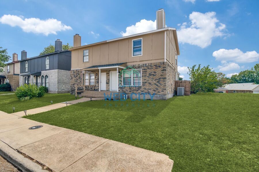 204 Alexandria St in Mesquite, TX - Building Photo