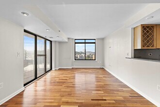 700 1st St in Hoboken, NJ - Building Photo - Building Photo